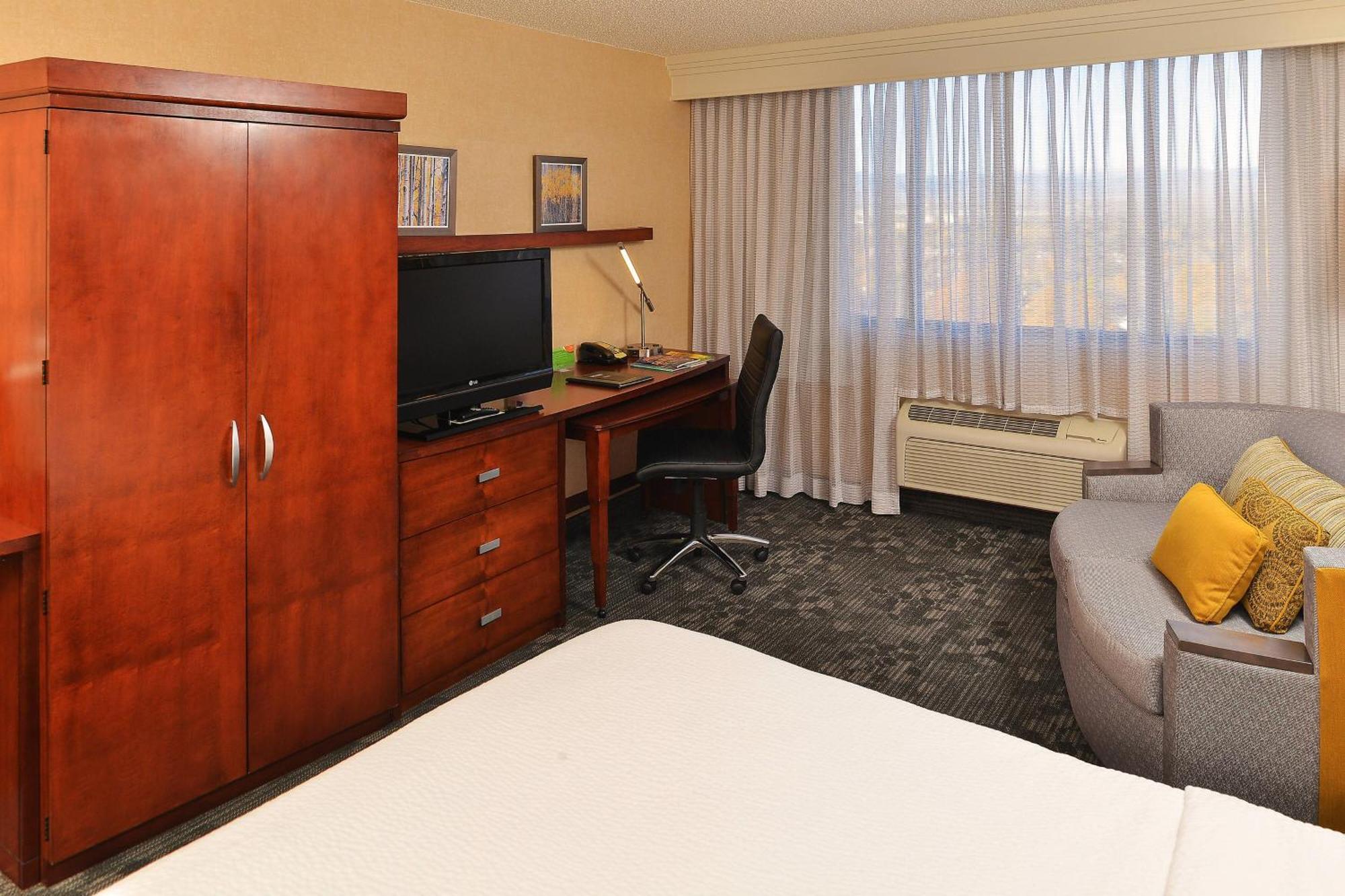 Courtyard By Marriott Denver Cherry Creek DEN Exterior foto