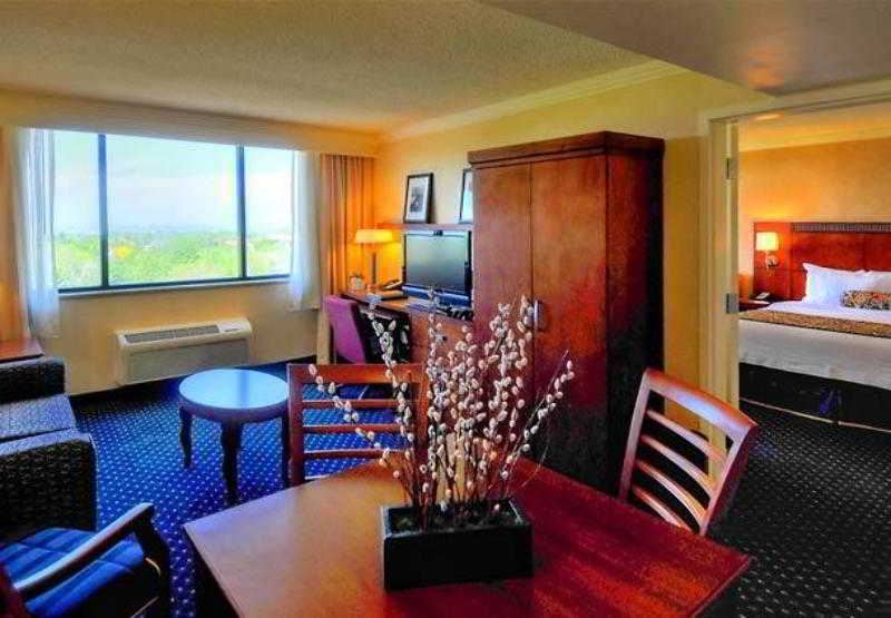 Courtyard By Marriott Denver Cherry Creek DEN Exterior foto